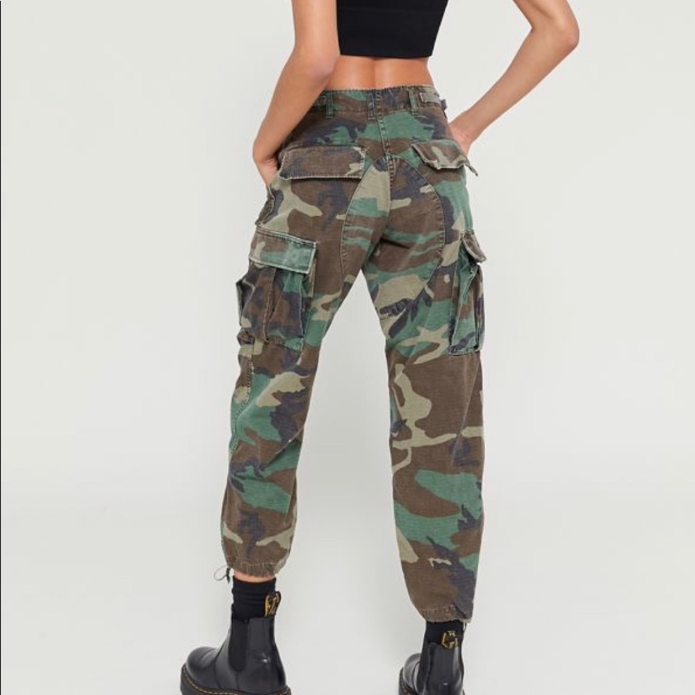 Urban Outfitters Vintage Camo Cargo Pant